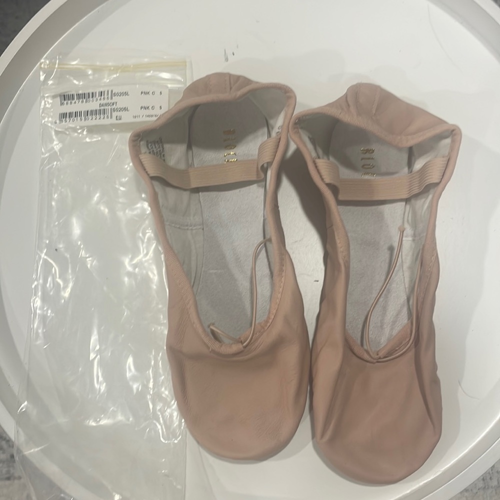 Bloch, Leather, pink size 5, the very softest leather ballet slippers